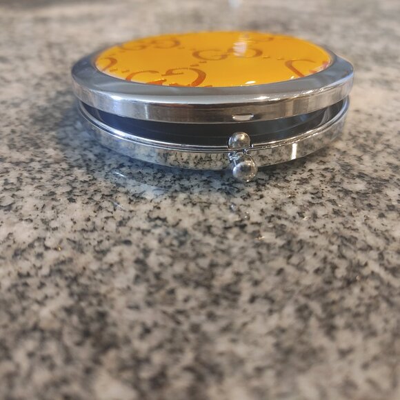 Vintage Gucci Compact Mirror with Box - Picture 7 of 16